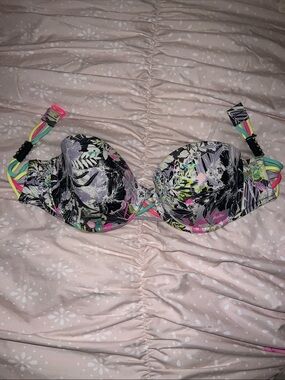 Victoria’s Secret strapless bikini top